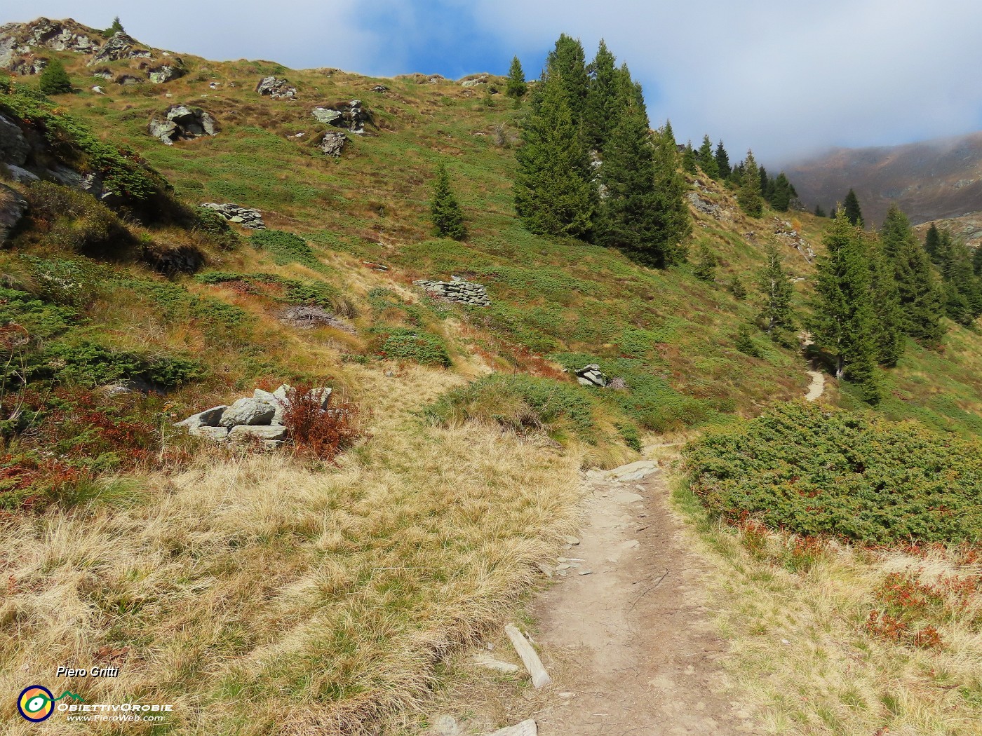 68 Sguardo indietro , qui chiudiamo l'anello iniziato il mattino.JPG